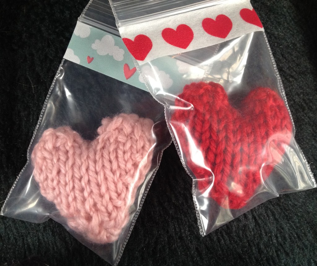 Mini Heart Knitting Pattern – perfect for a&nbsp;brooch