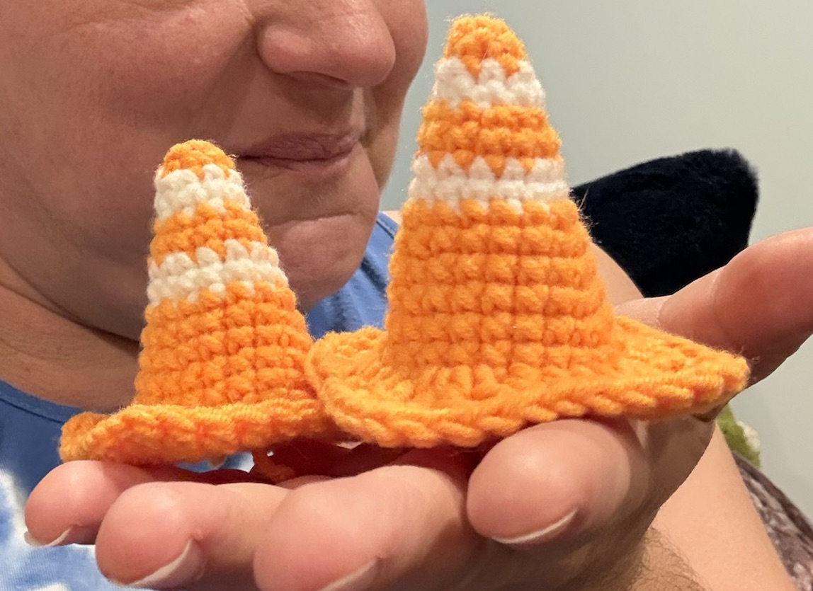 Road cone – free crochet pattern